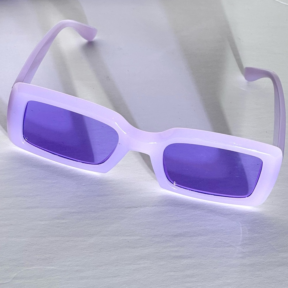 Women’s purple rectangle sunglasses